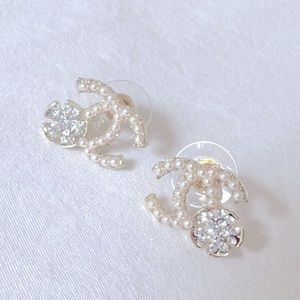 NWOT Double CC pearl and Crystal gold tone earrings